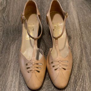 Salvatore Ferragamo T-Strap Leather Tan